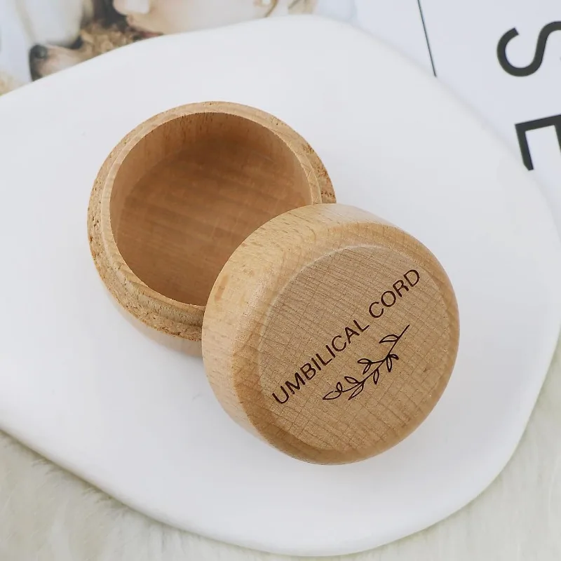 Drewniana pudełko na pępowinę  – Baby Keepsake Box recenzja i cena
